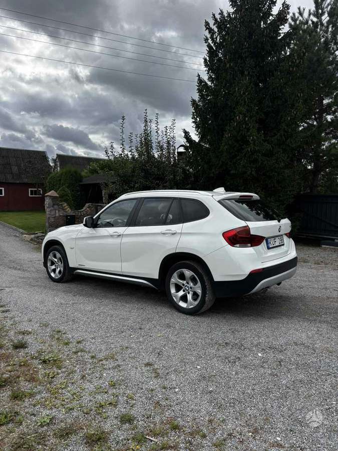 BMW X1, 2.0 l., Внедорожник / Кроссовер