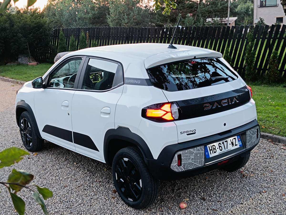 Dacia Spring, 27 кВт·ч, Хэтчбек