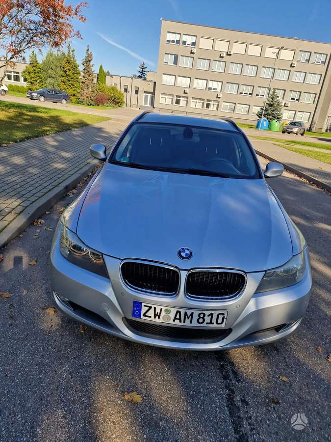 BMW 318, Универсал