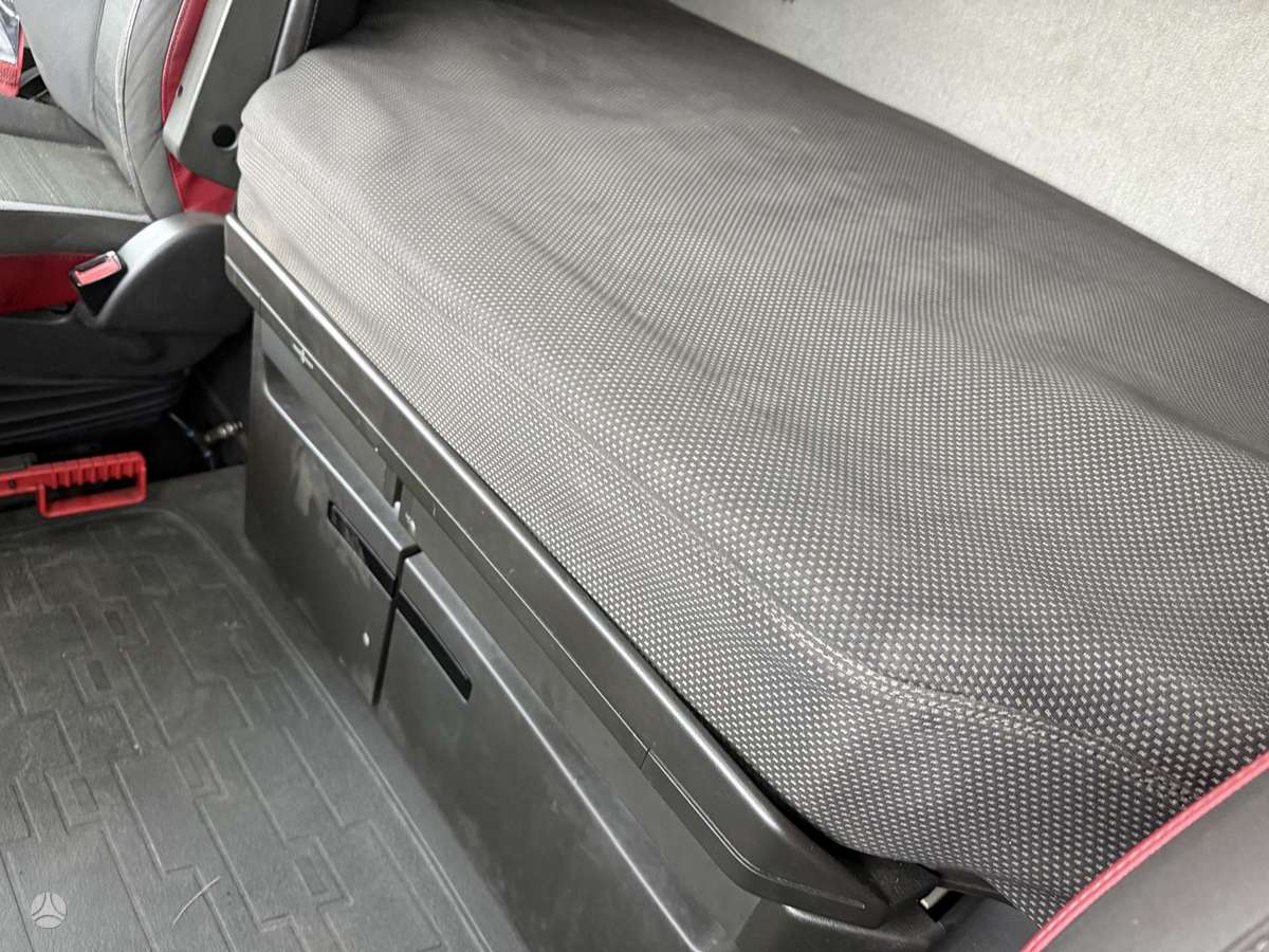 Volvo FH460, single sleeper