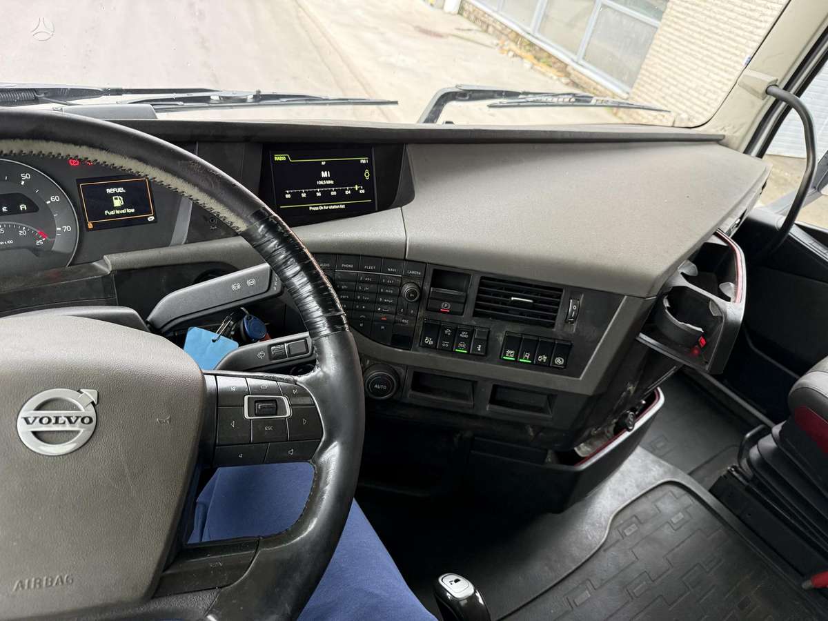Volvo FH460, single sleeper