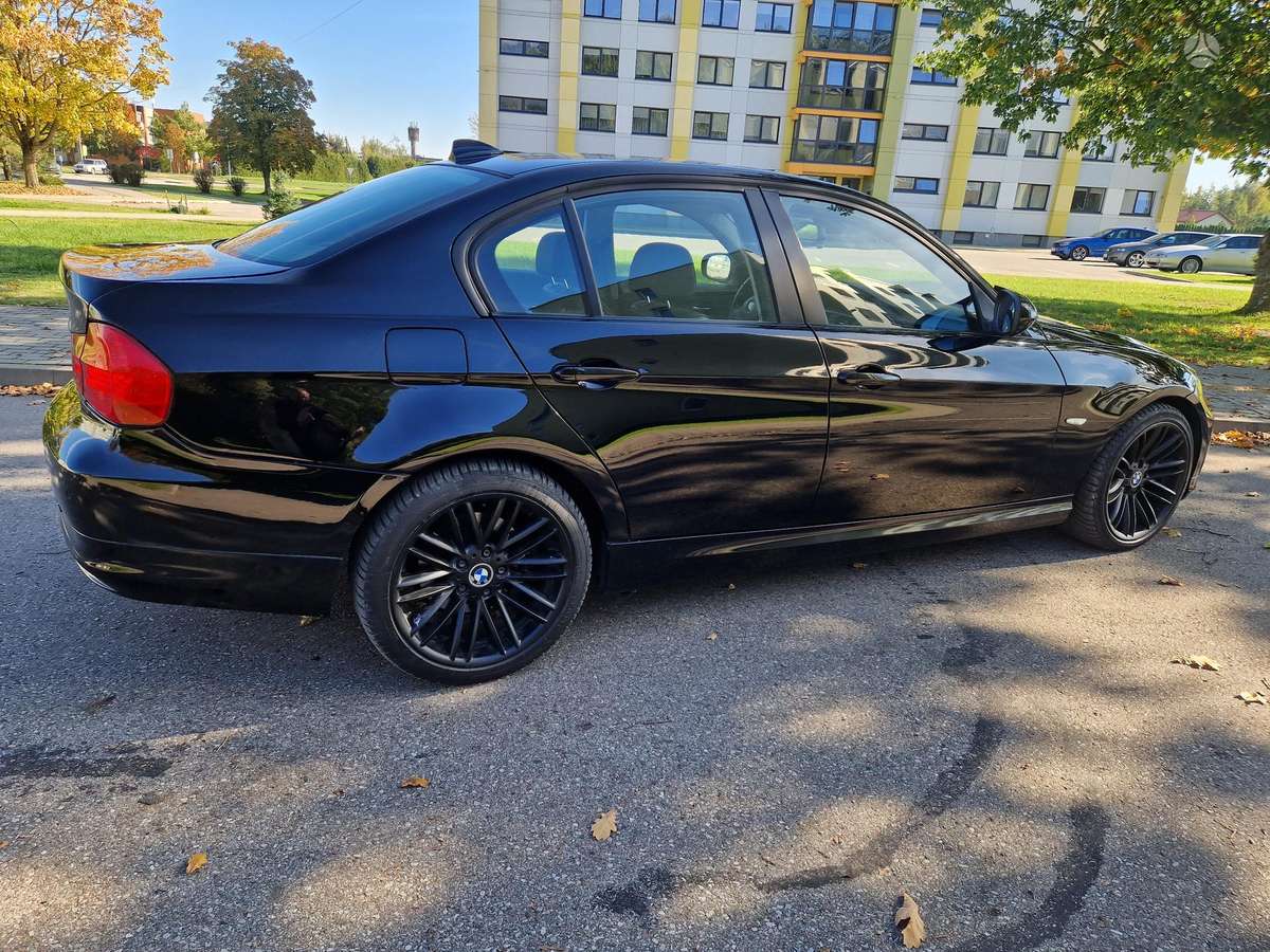 BMW 318, 2.0 l., Седан
