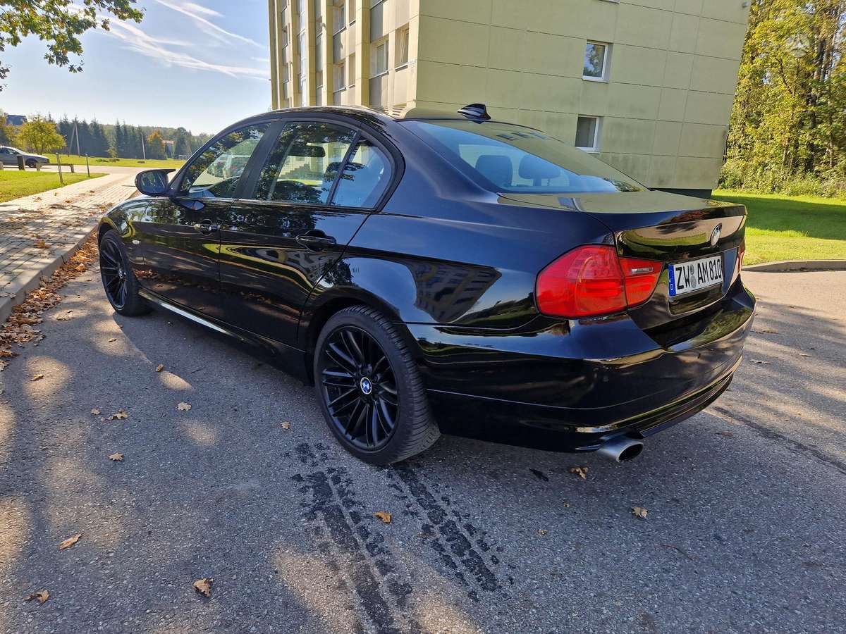 BMW 318, 2.0 l., Седан
