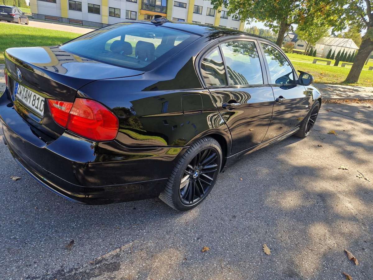 BMW 318, 2.0 l., Седан