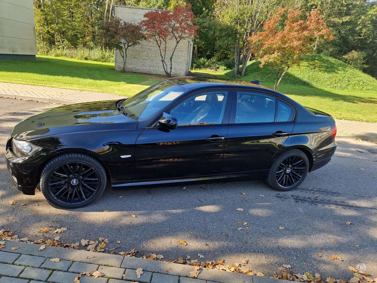 BMW 318, 2.0 l., Седан