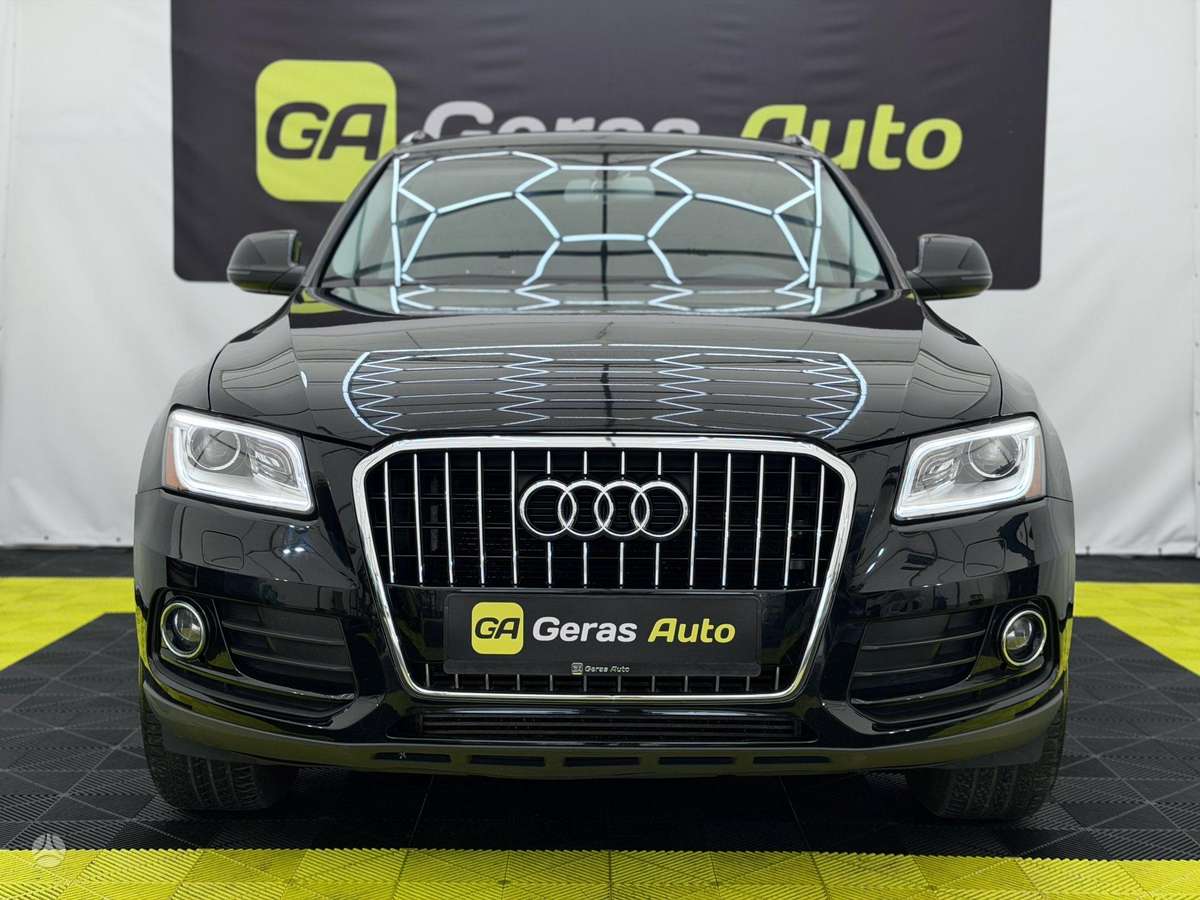Audi Q5, 2.0 l., off-road / crossover