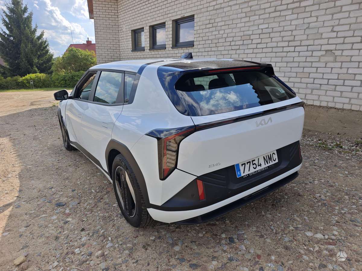 Kia EV4, 82 kWh, mpv / minivan