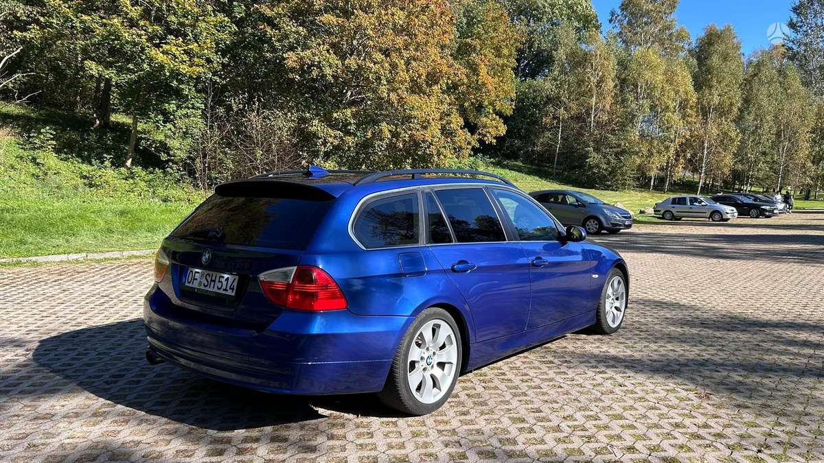 BMW 325, Универсал