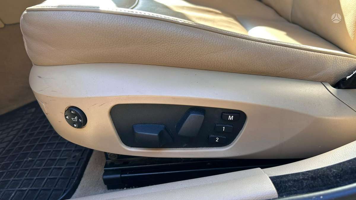 BMW 325, universalas