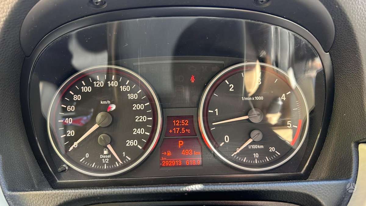 BMW 325, universalas