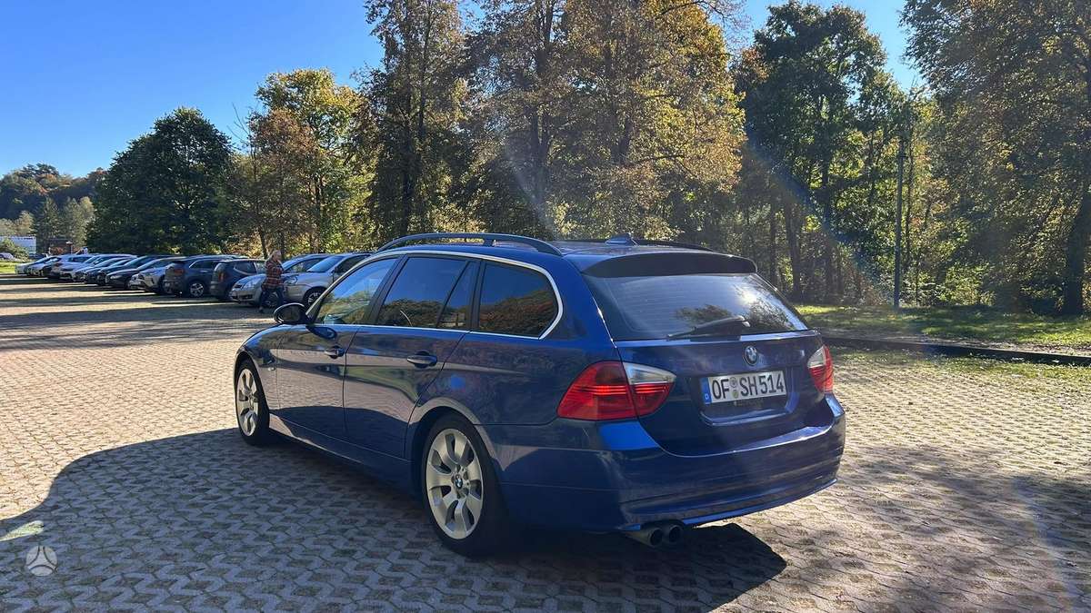 BMW 325, Универсал