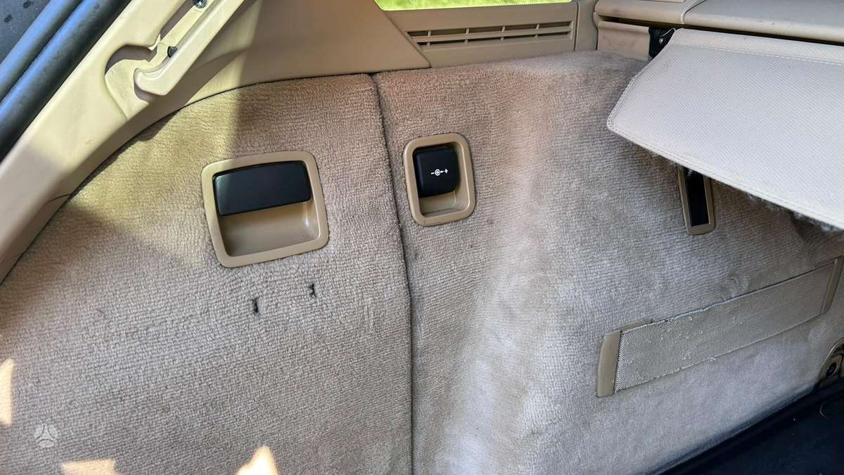 BMW 325, universalas