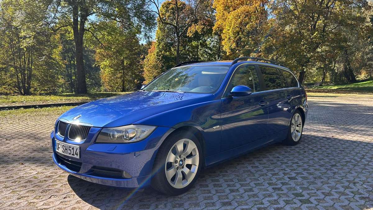 BMW 325, universalas