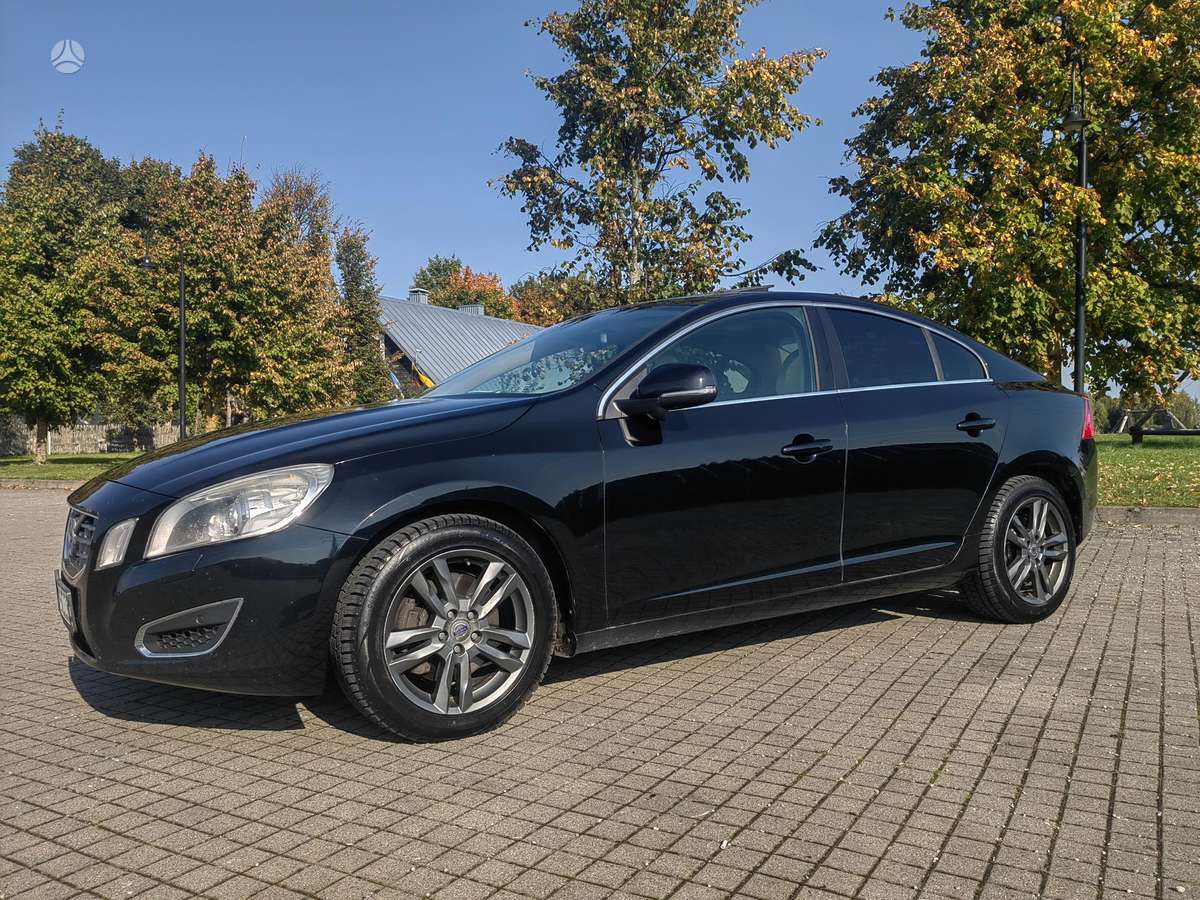 Volvo S60, 2.5 l., Седан