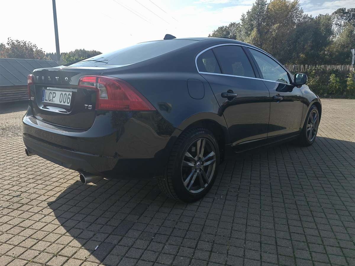 Volvo S60, 2.5 l., Седан