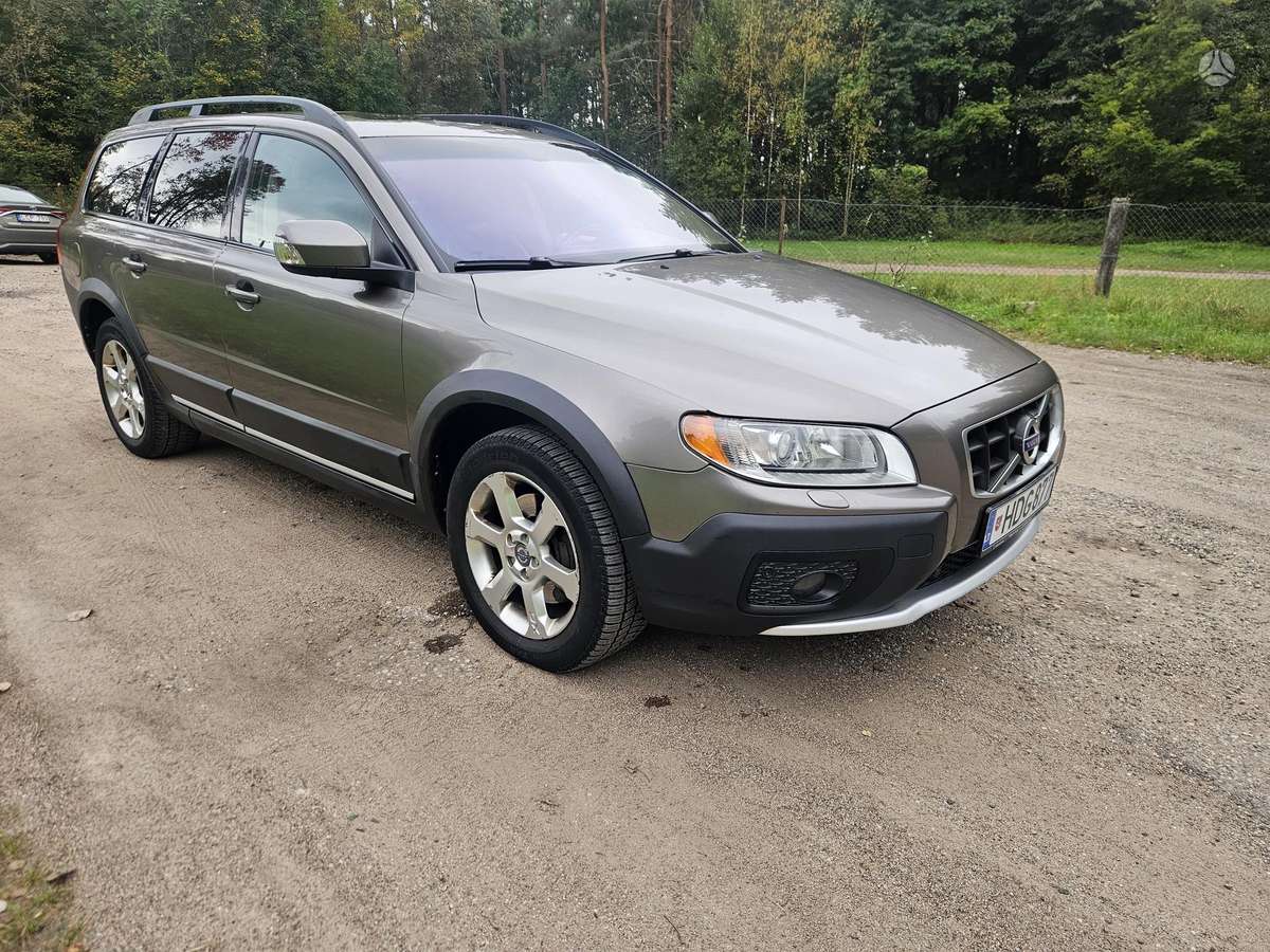 Volvo XC70, 2.4 l., wagon