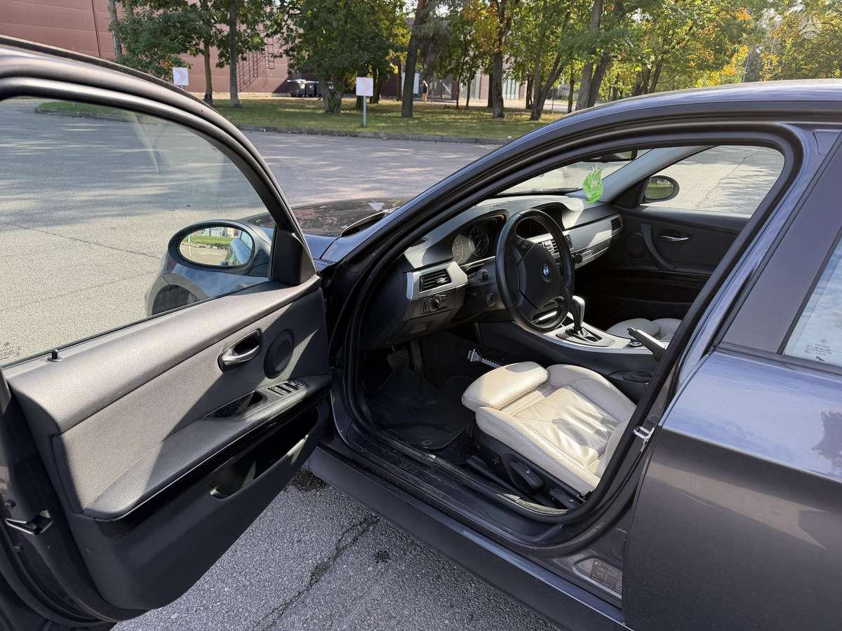 BMW 318, 2.0 l., Седан