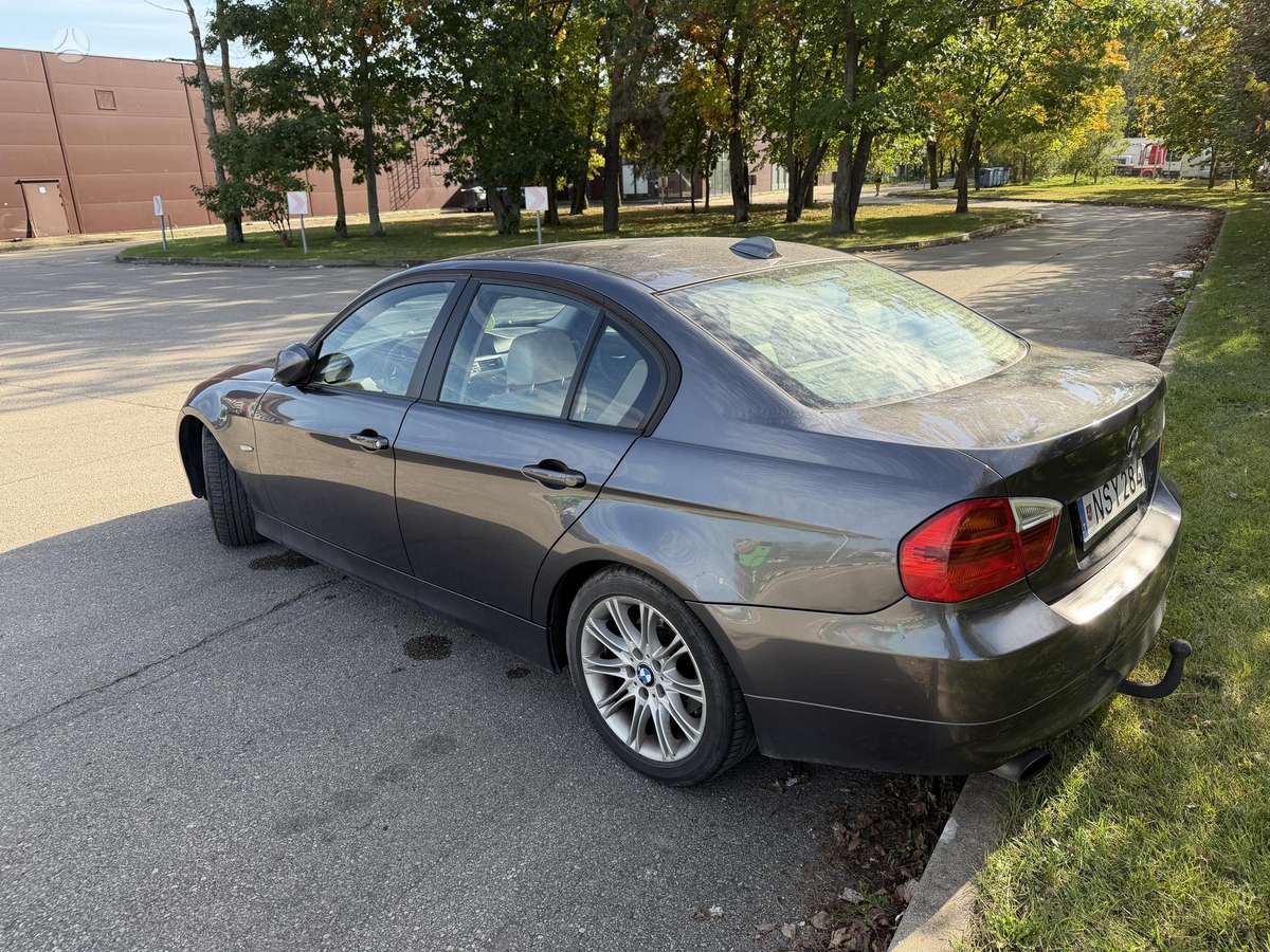 BMW 318, 2.0 l., Седан
