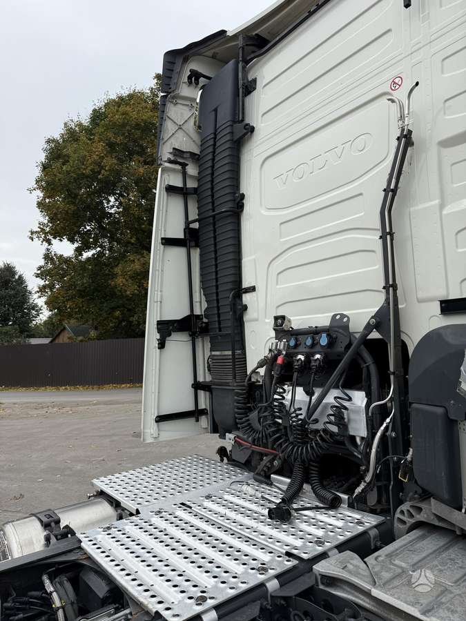 Volvo FH 460, single sleeper