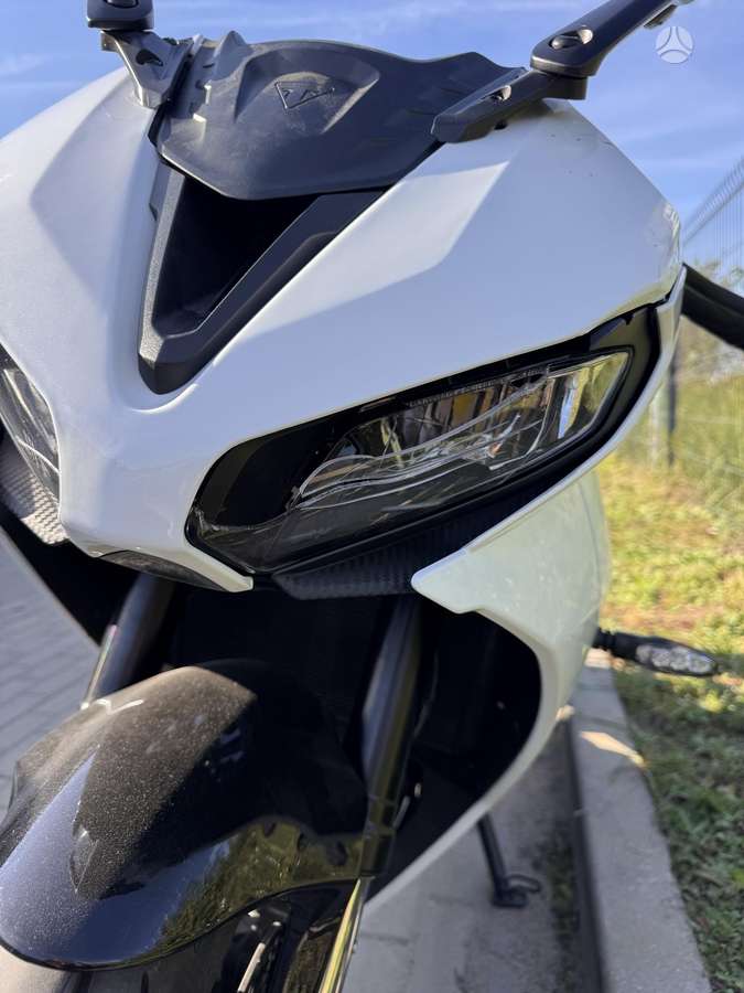 Triumph Daytona 660cc, спортбайки / superbikes
