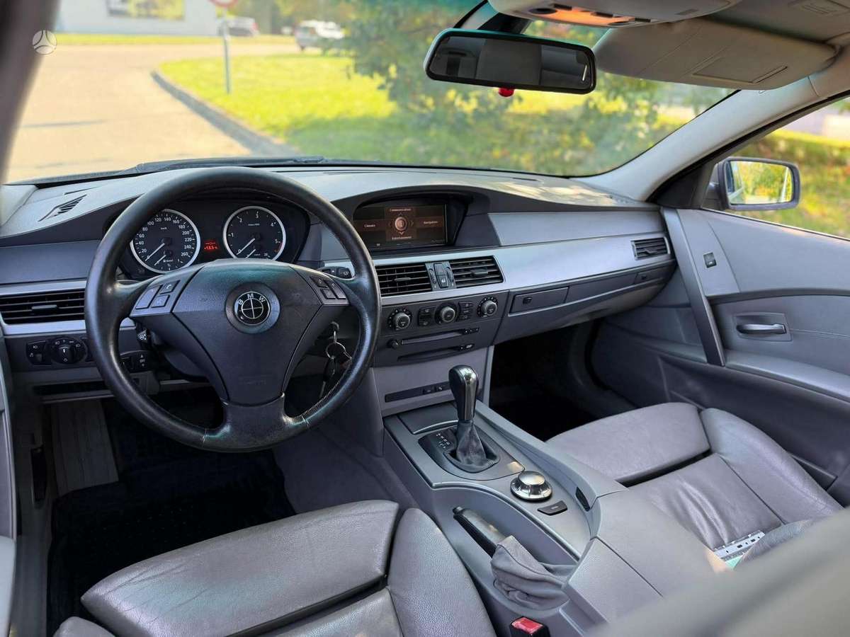 BMW 525, 2.5 l., Седан
