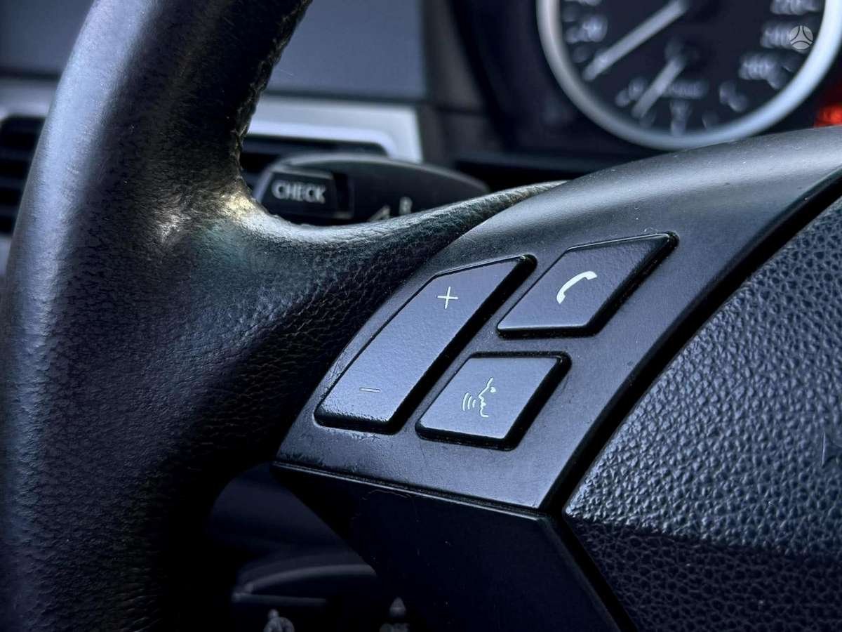 BMW 525, 2.5 l., Седан