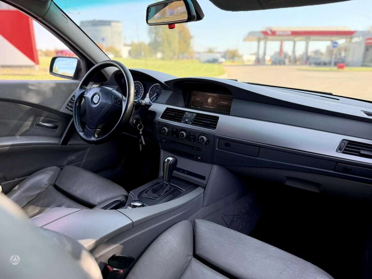 BMW 525, 2.5 l., Седан