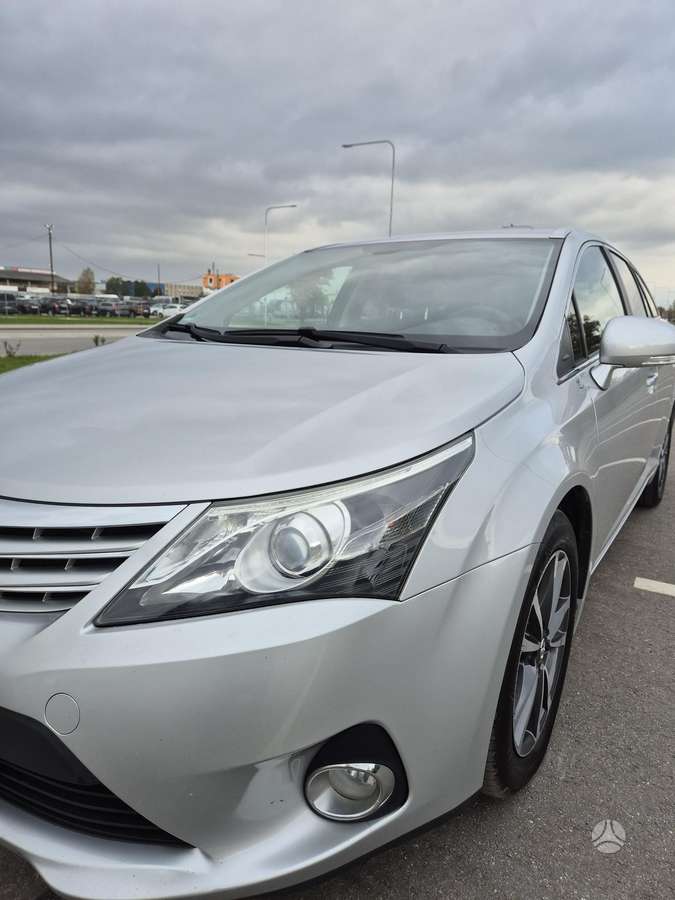 Toyota Avensis, 2.2 l., Универсал
