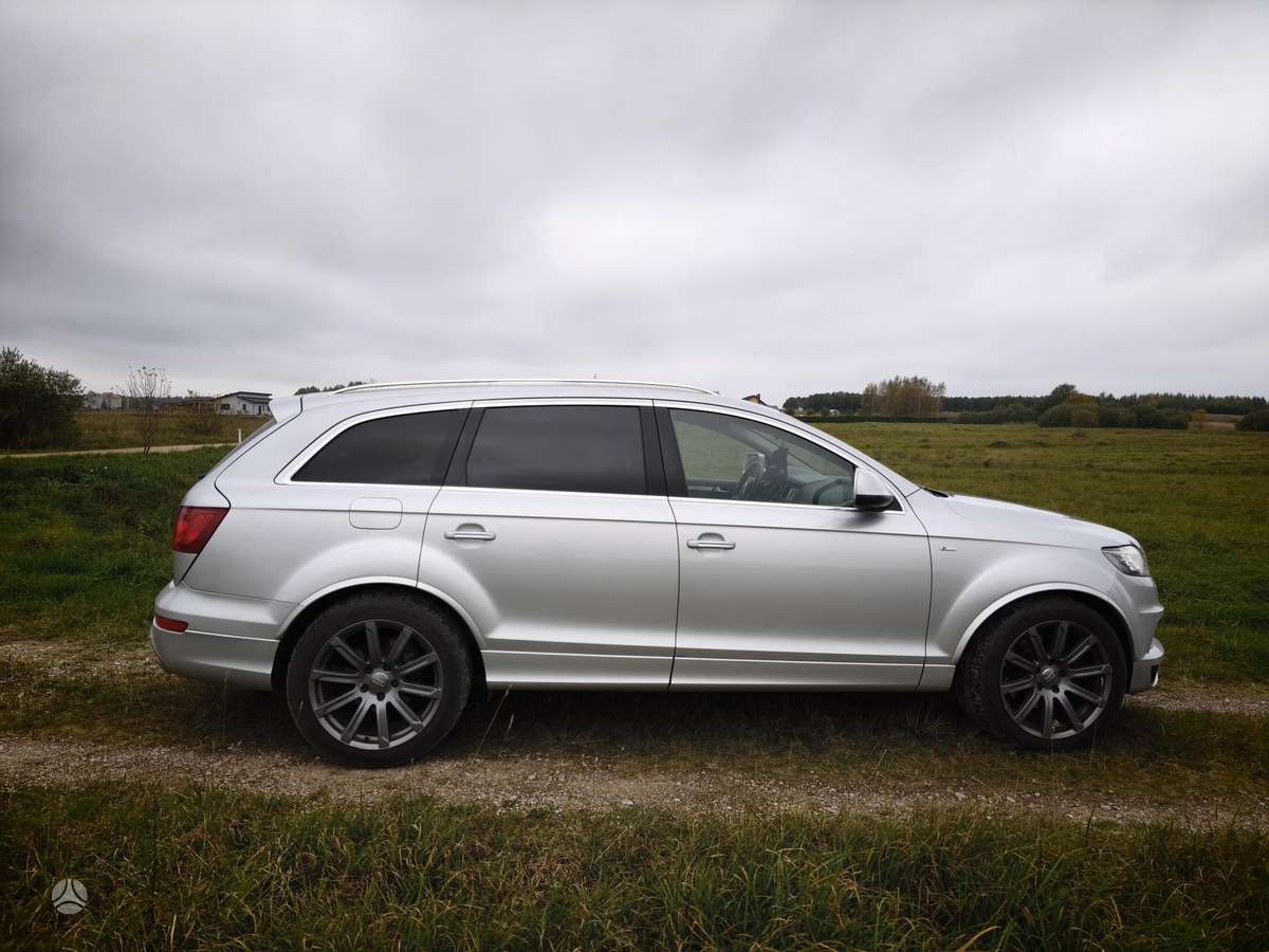 Audi Q7, 3.0 l., off-road / crossover