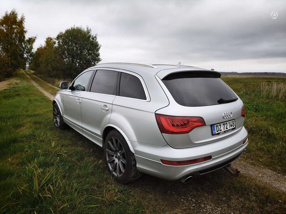 Audi Q7, 3.0 l., off-road / crossover