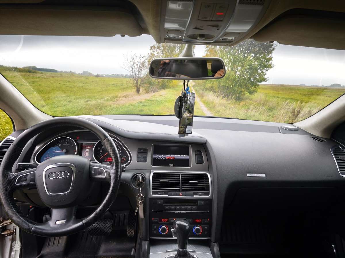 Audi Q7, 3.0 l., off-road / crossover