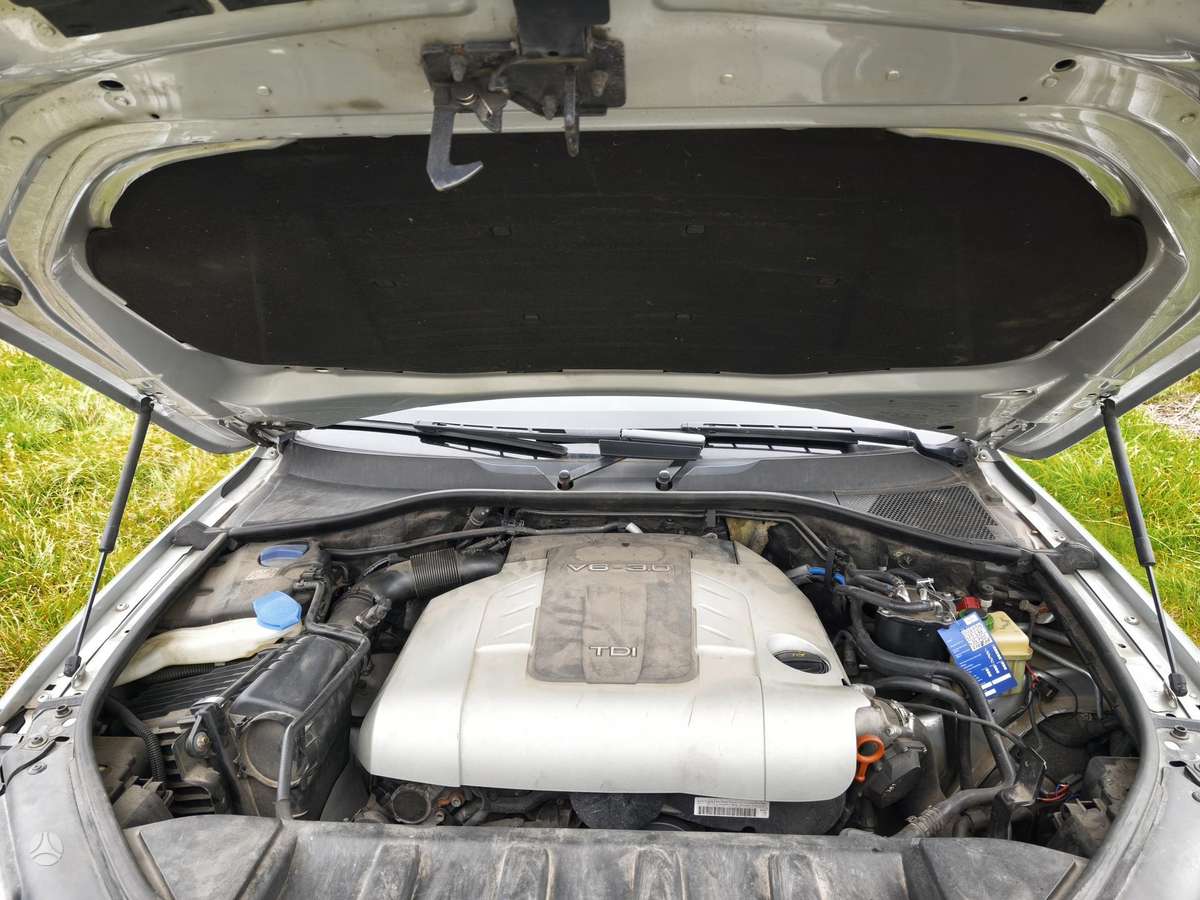 Audi Q7, 3.0 l., off-road / crossover