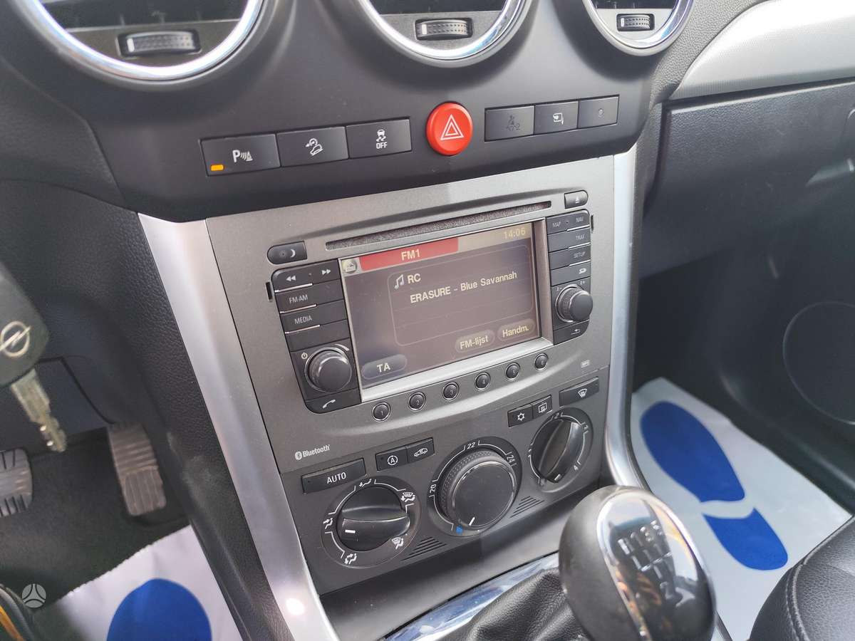 Opel Antara 2012 — photo 12