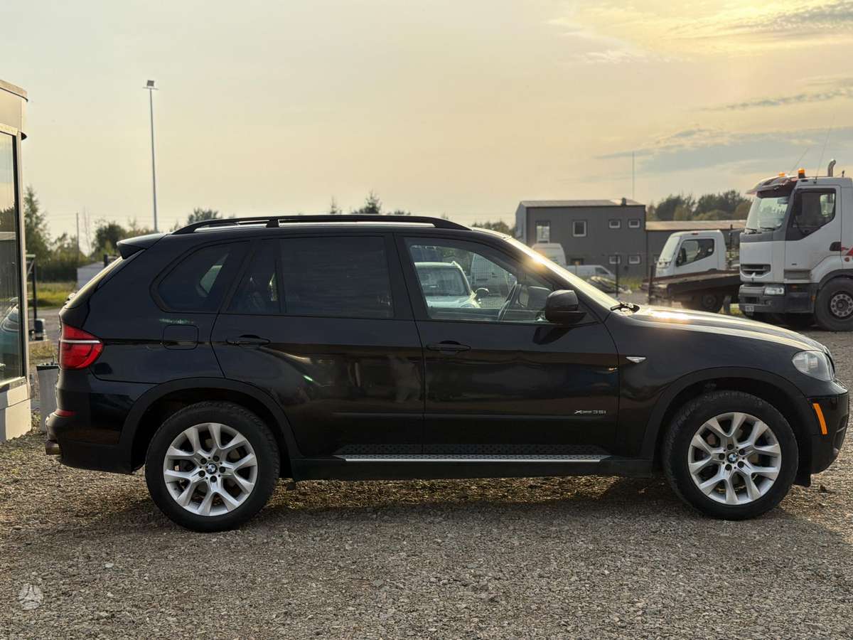 BMW X5, 3.0 l., off-road / crossover