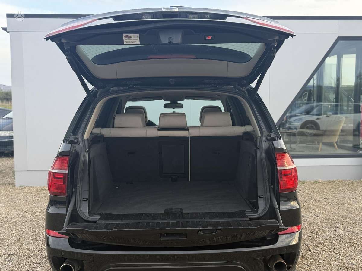 BMW X5, 3.0 l., off-road / crossover
