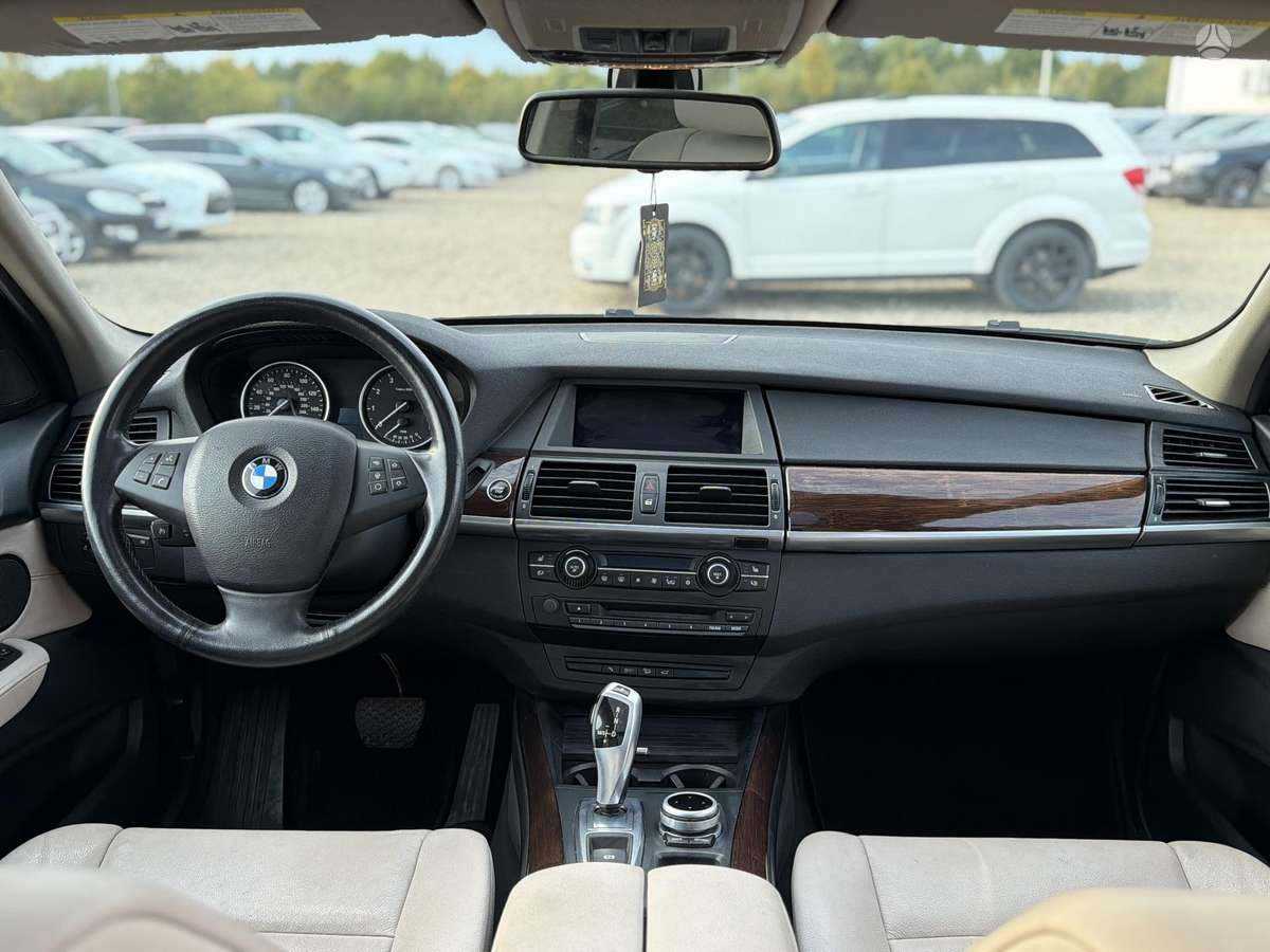 BMW X5, 3.0 l., off-road / crossover