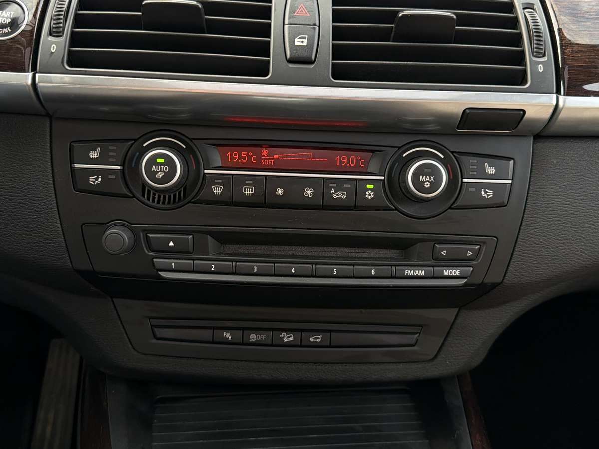 BMW X5, 3.0 l., off-road / crossover