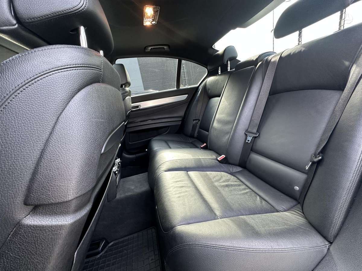 BMW 730, 3.0 l., Седан