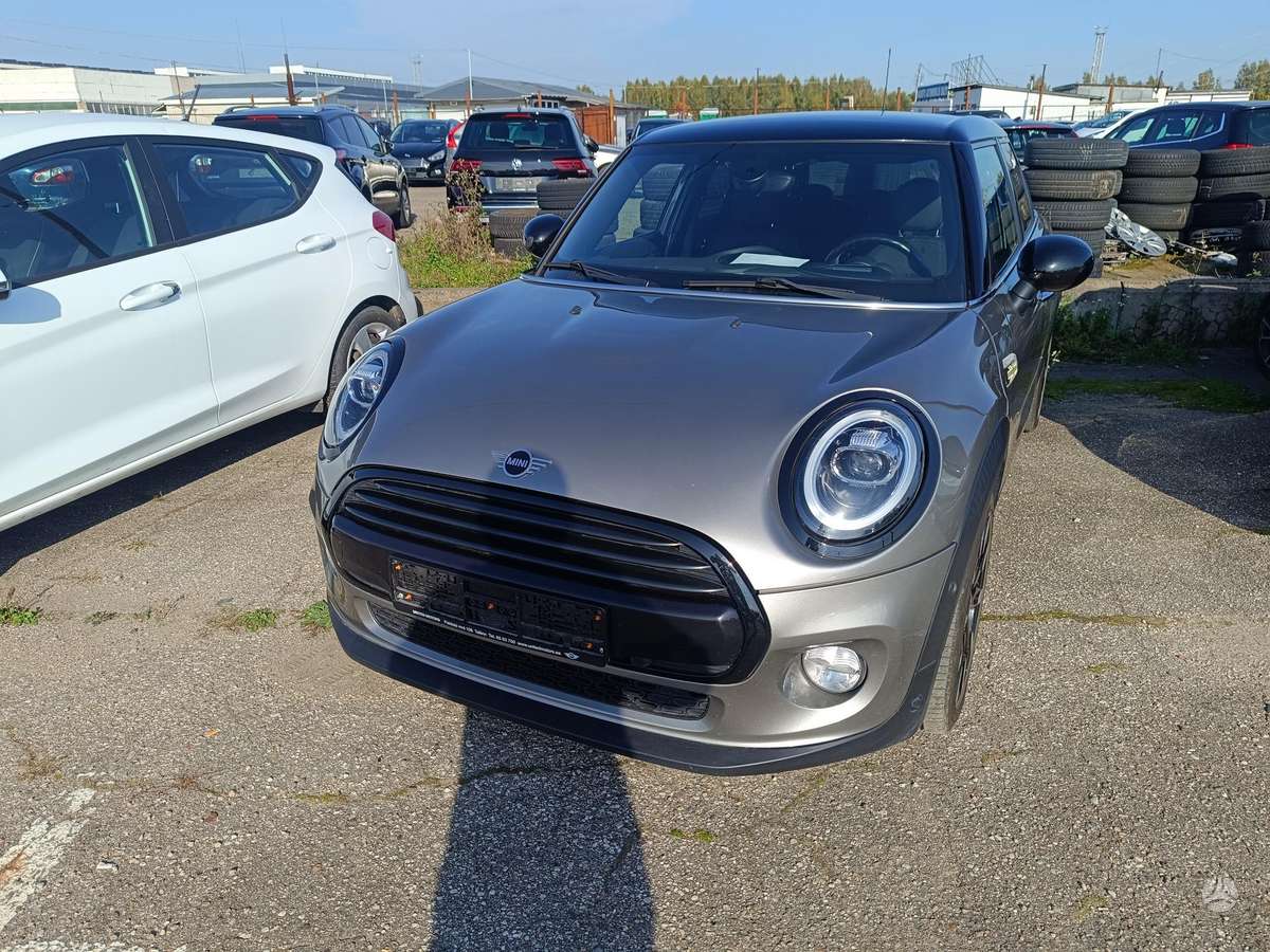 Mini Cooper, 1.5 l., hatchback