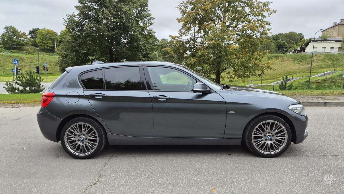 BMW 118, 2.0 l., hatchback