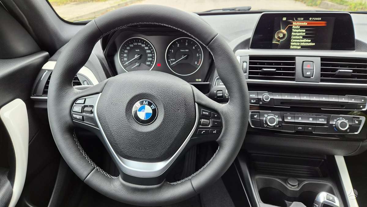 BMW 118, 2.0 l., Хэтчбек