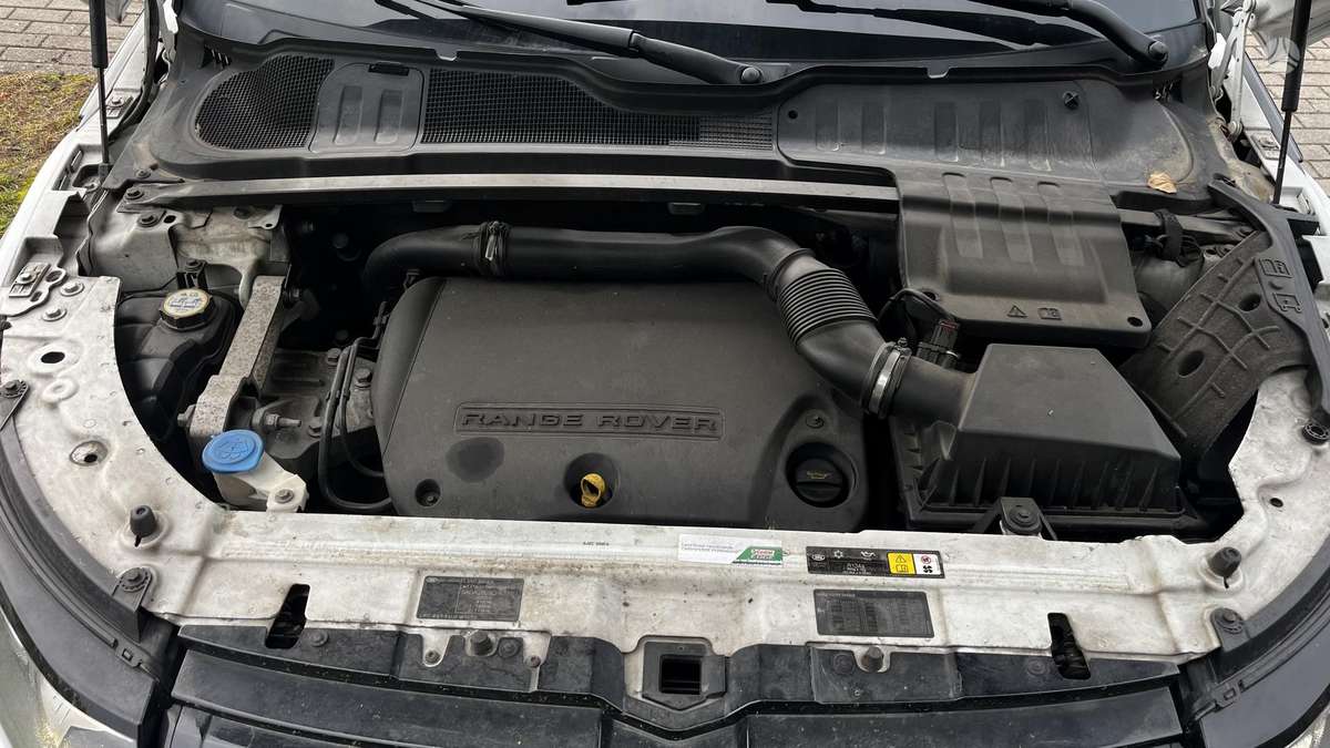 Land Rover Evoque, 2.2 l., off-road / crossover