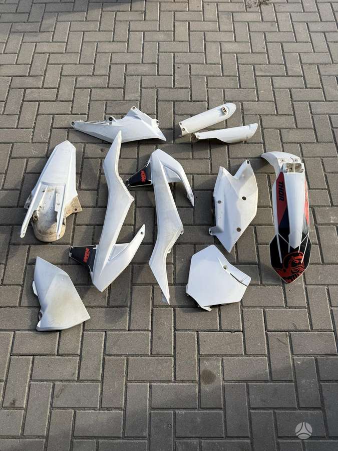 KTM -kita- 350cc, krosiniai