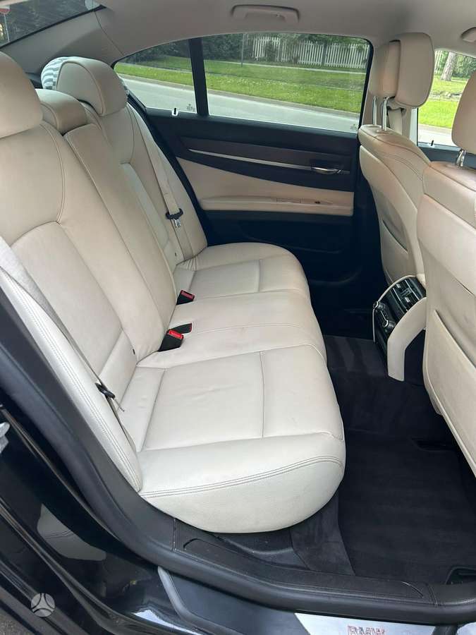 BMW 740, 3.0 l., Седан