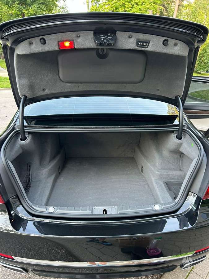 BMW 740, 3.0 l., Седан