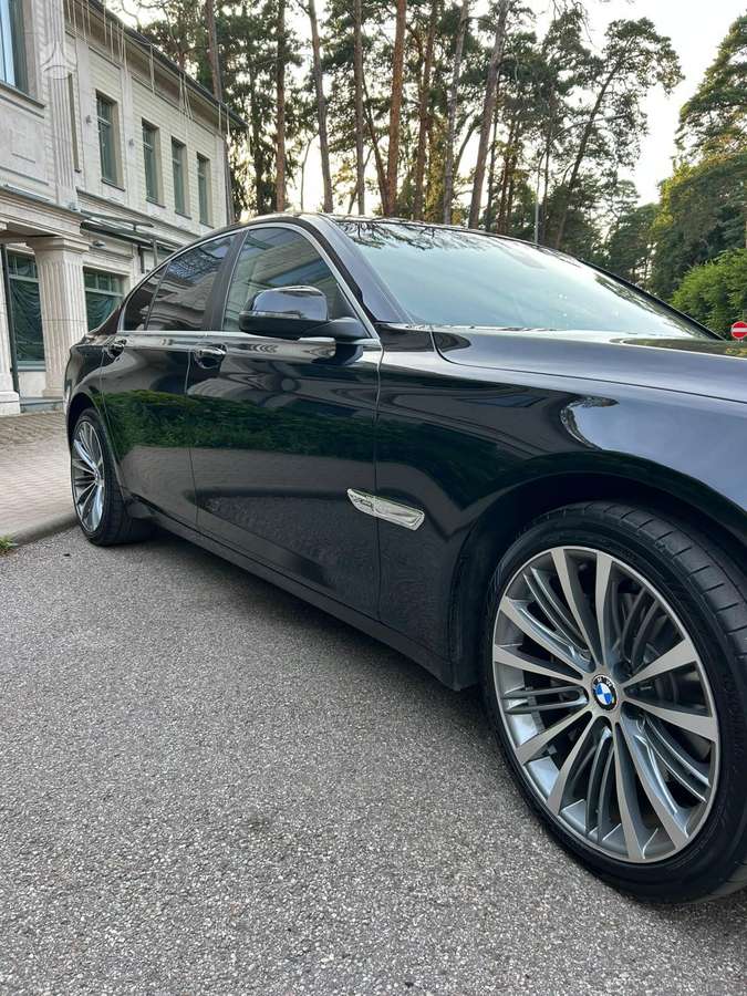 BMW 740, 3.0 l., Седан