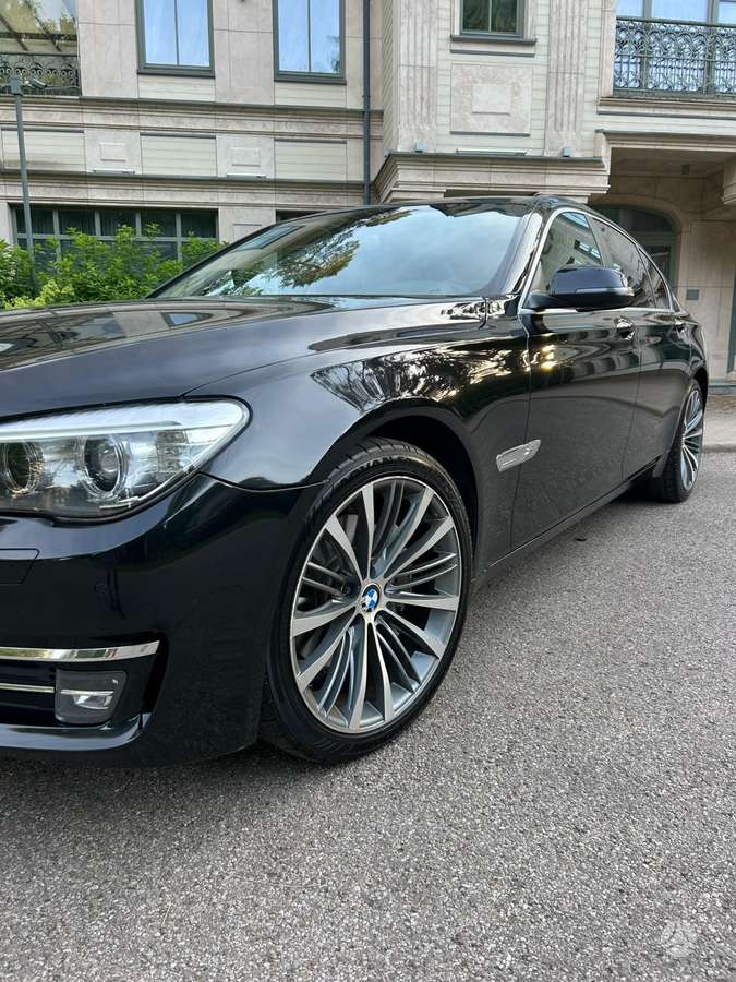 BMW 740, 3.0 l., Седан