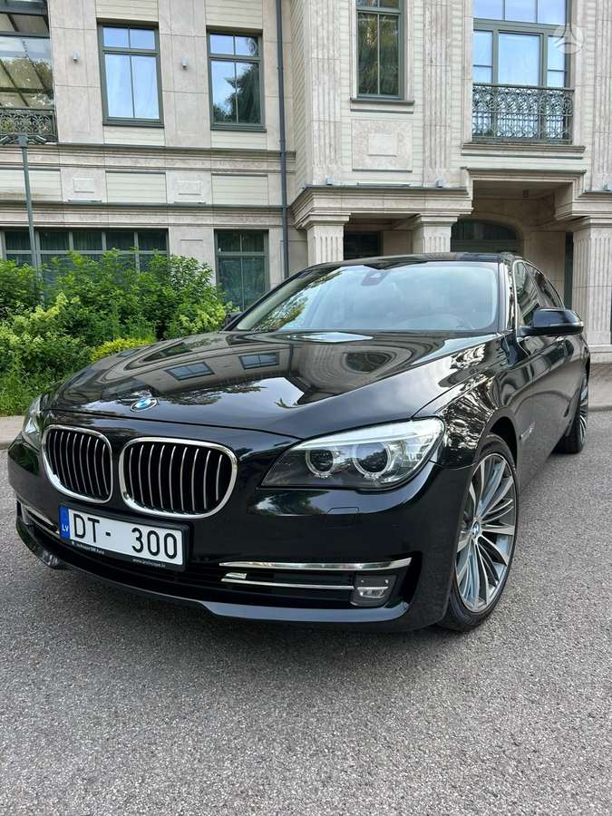 BMW 740, 3.0 l., Седан