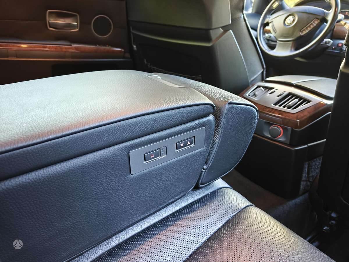 BMW 730, 3.0 l., Седан
