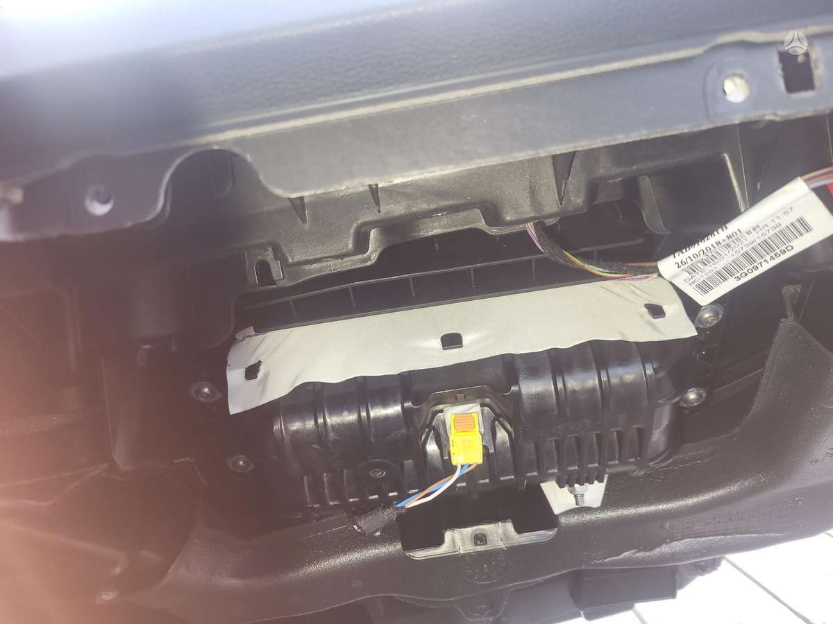 Volkswagen Passat, 3G1857995, консоль